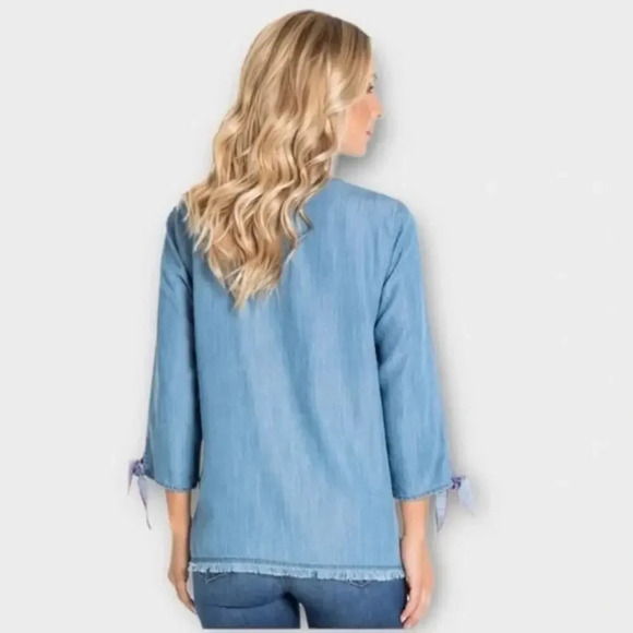 Multiples 3/4 Tie Sleeve Notch Neck Raw Hem Embroidered Top Size Medium - Picture 3 of 8